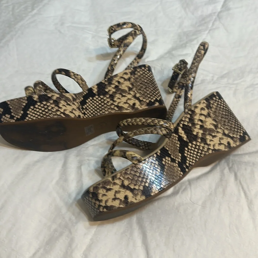 Michael Kors sandals - Picture 9 of 10